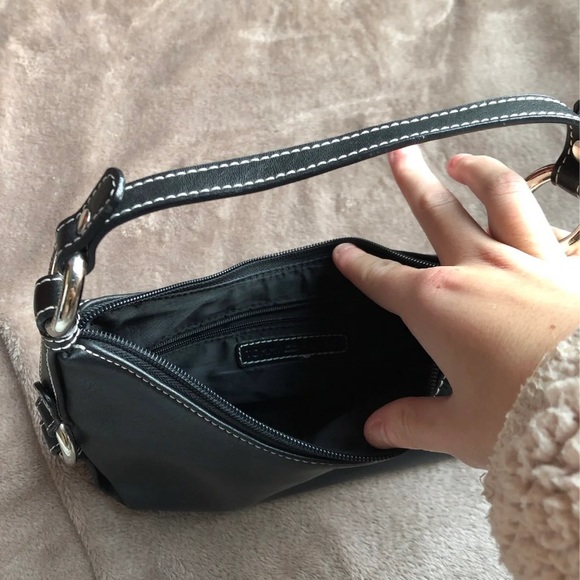 tommy hilfiger bag *sold - Picture 4 of 4